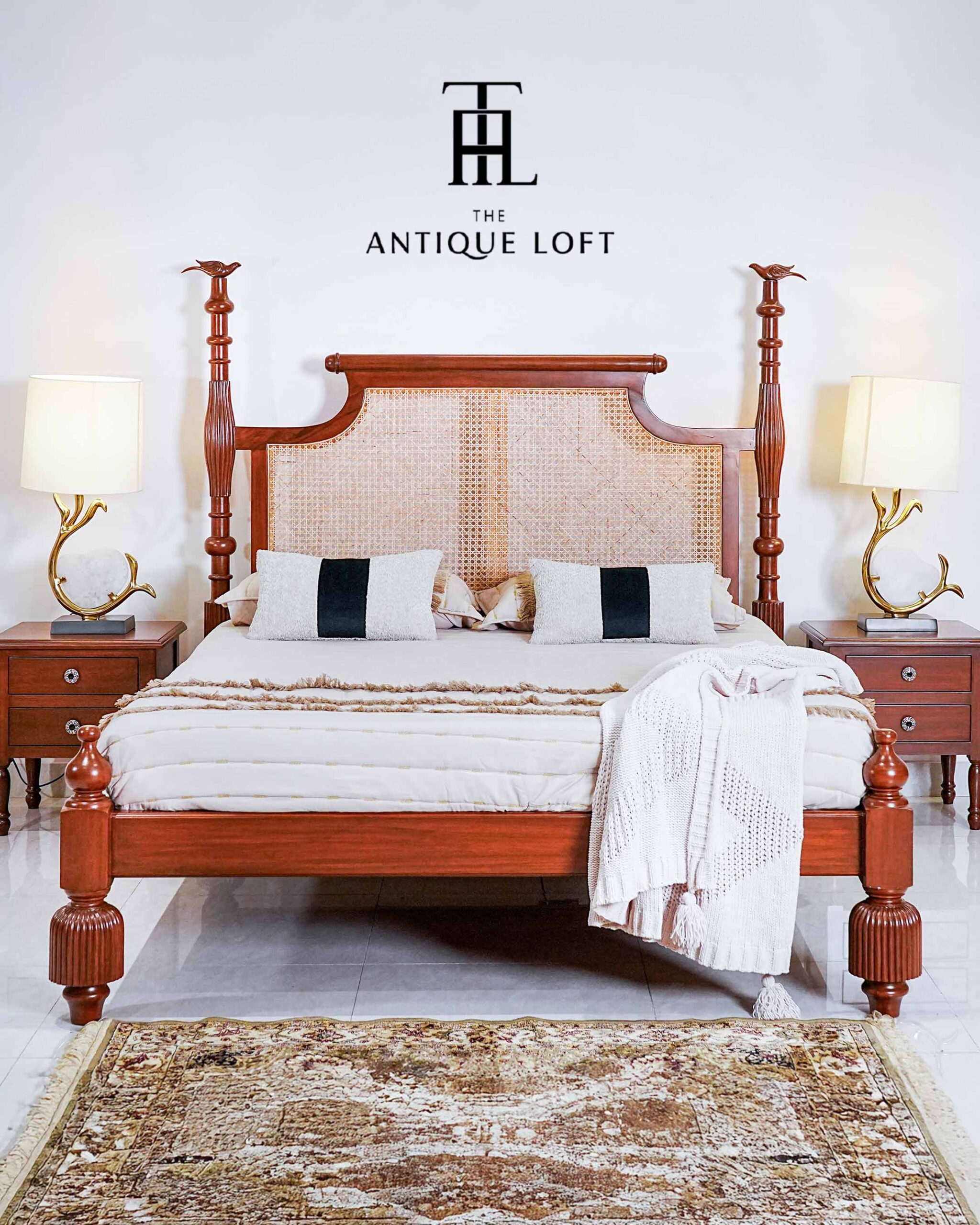 Imperial Perched semi poster Bed