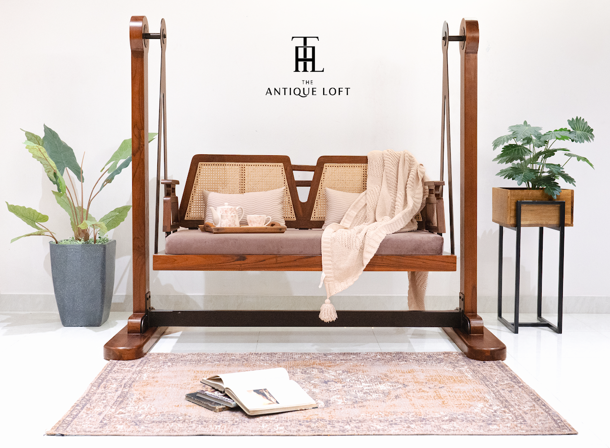 Scandinavian swing with stand