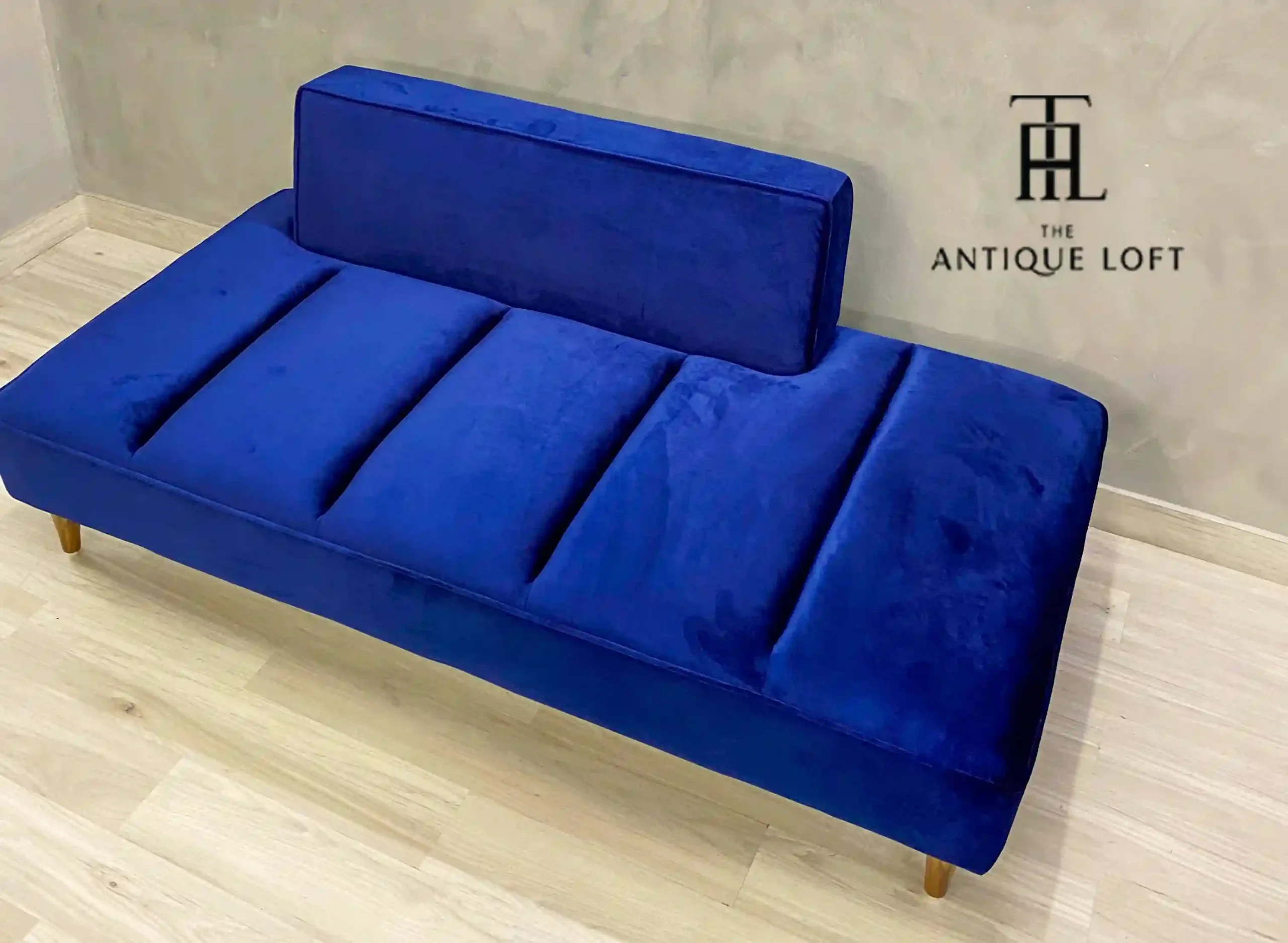 53 Suzy Chaise lounge